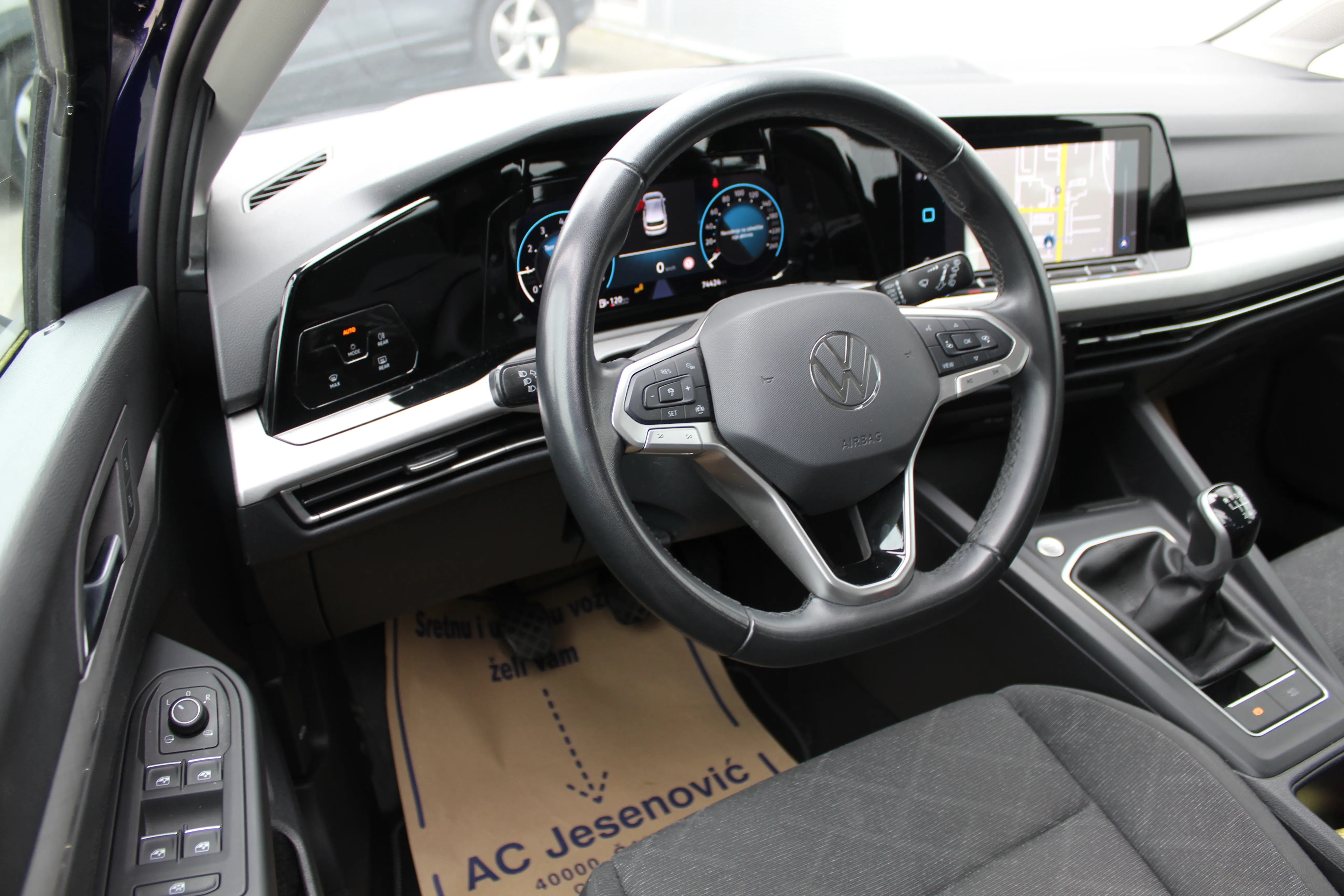 13129 volkswagen golf 1.0 tsi life - slika 9