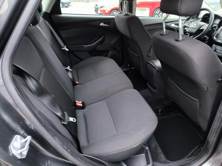 ford focus 1.5 tdci 105 ks, v. servis, jamstvo, reg. 1 godinu - slika 14