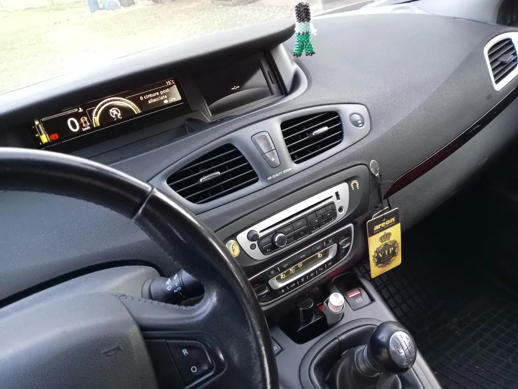 prodajem renault megane scenic - slika 3