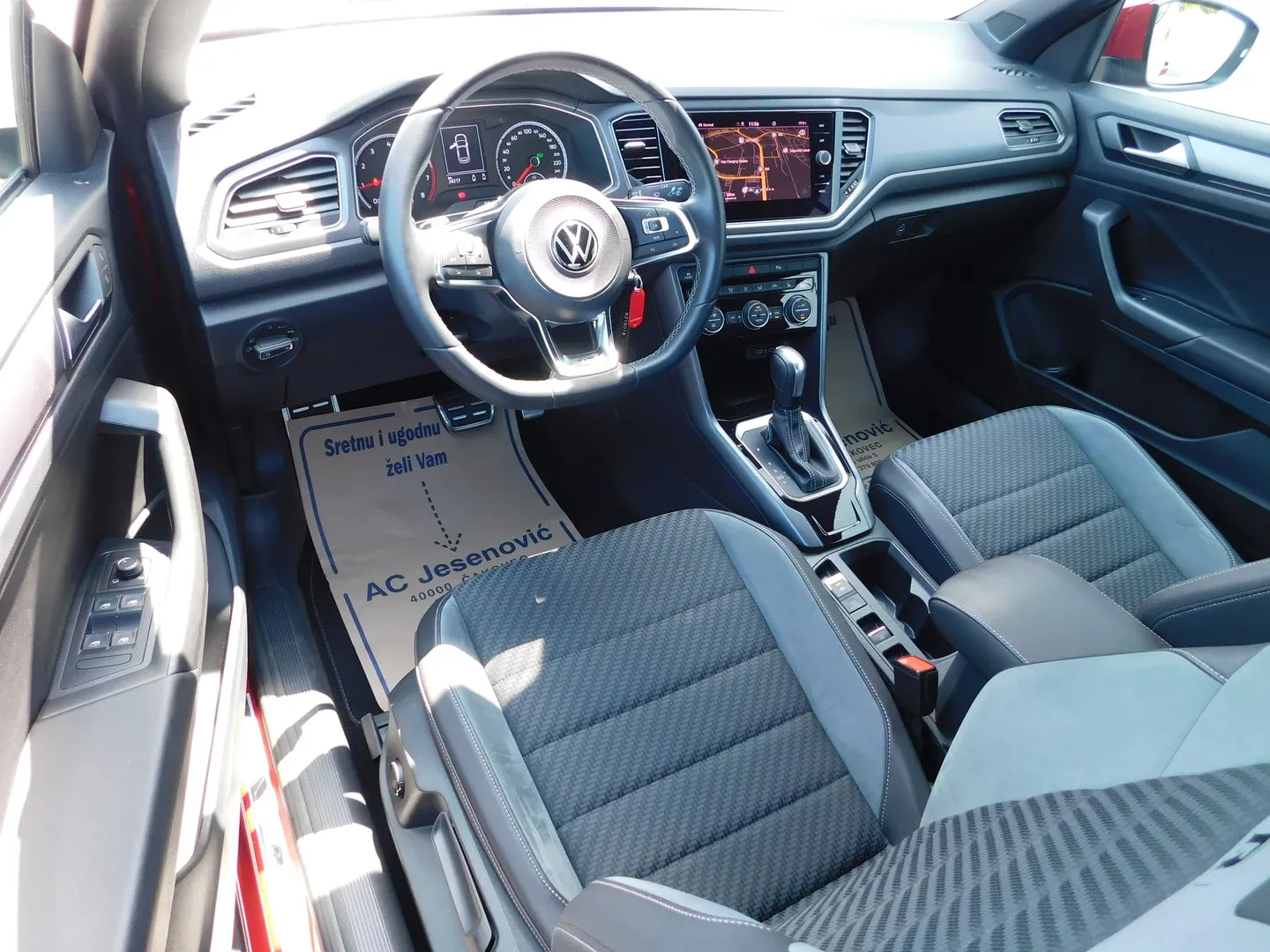 08724 volkswagen t-roc cabrio 1.5 tsi evo dsg r-line - slika 13