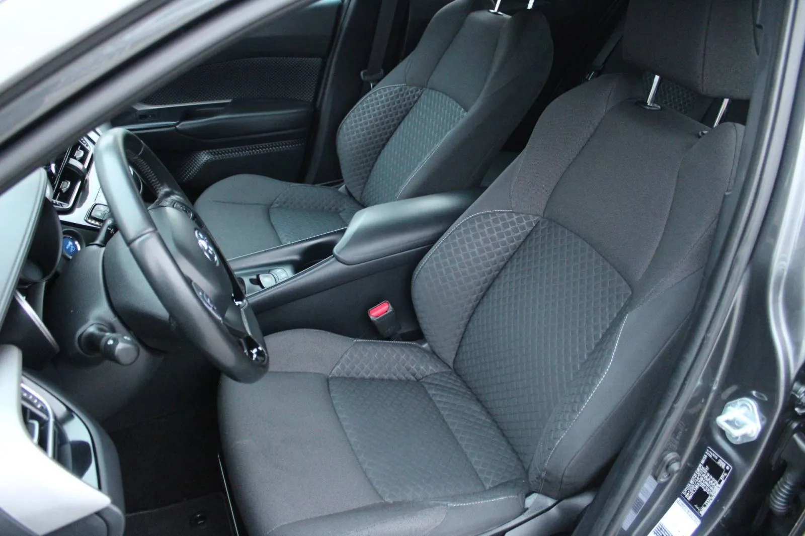 toyota c-hr 1.8 hybrid automatik *led, navigacija, kamera* - slika 13