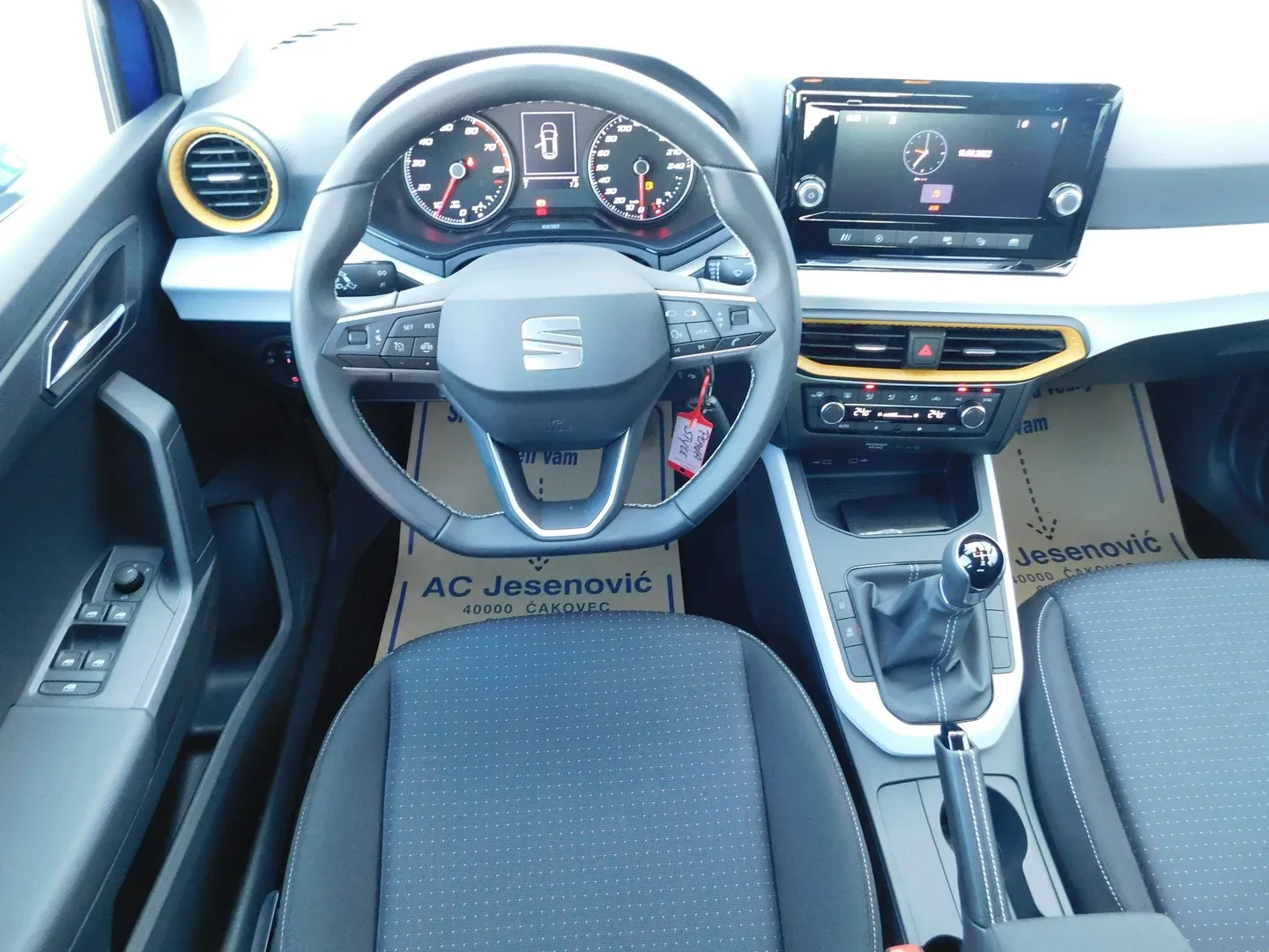 08364 seat arona 1.0 tsi style - slika 9