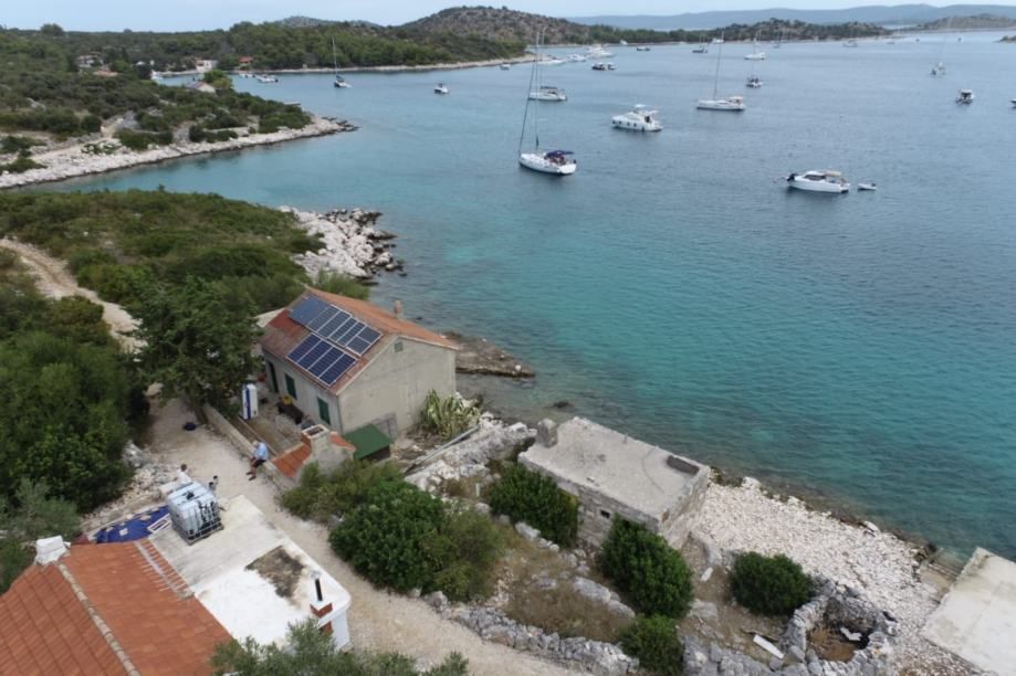!!prvi red do mora ,otok žut,kuća 70m2!! (prodaja) - slika 8