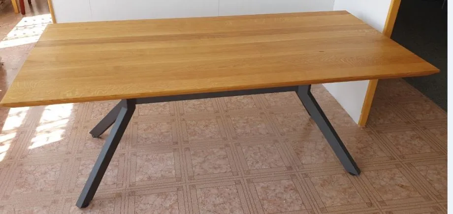 masivni stol tea - slika 2