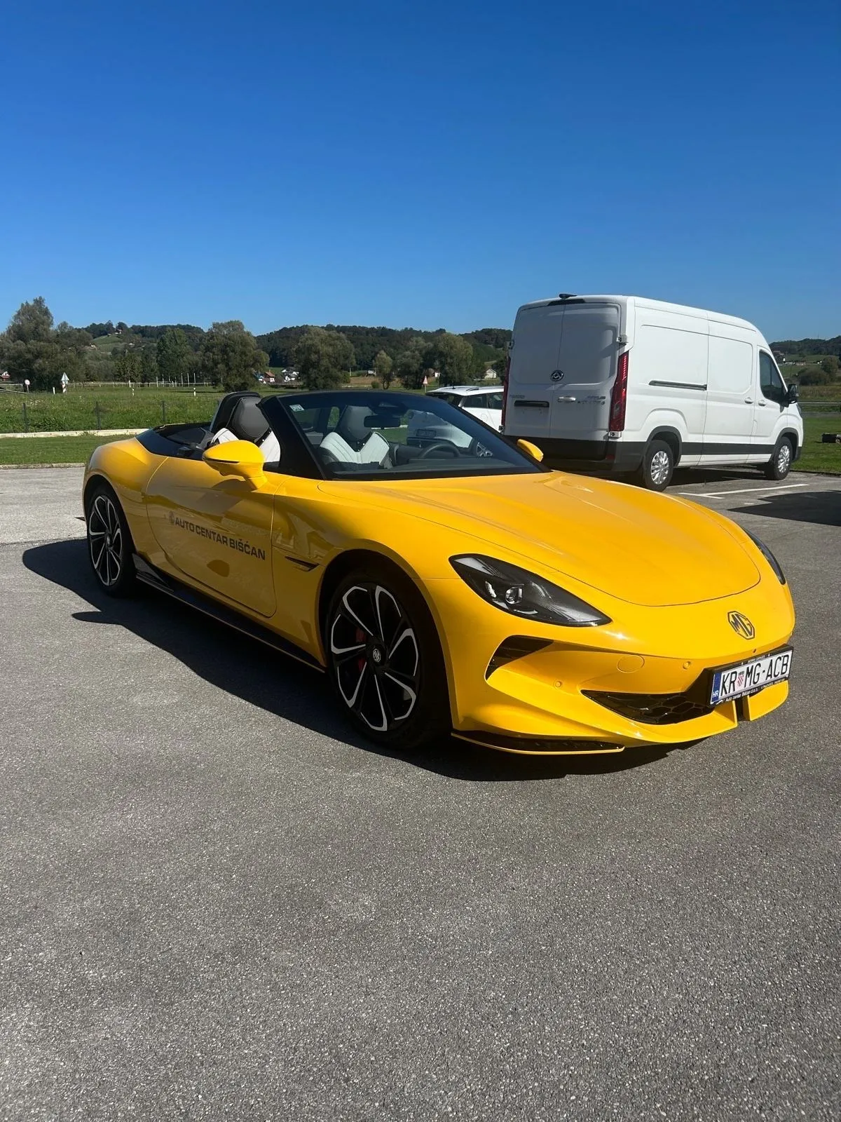 mg cyberster gt - awd - slika 2