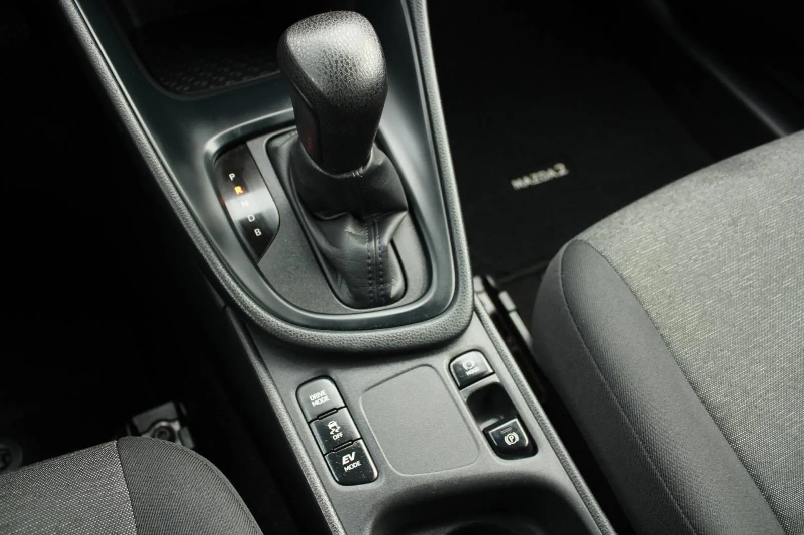 mazda 2 1.5 hybrid automatik - slika 16