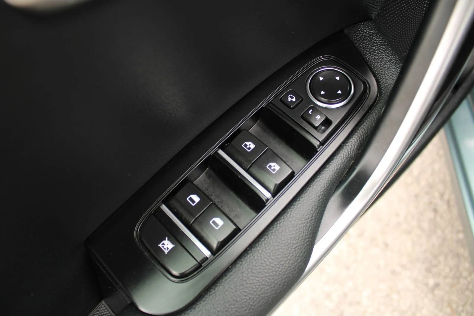 kia ceed sw 1.5 t-gdi automatik *navigacija, kamera* - slika 14