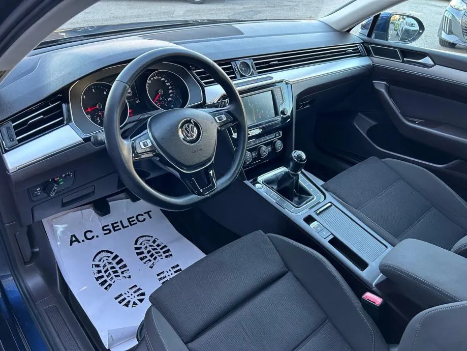 vw passat sw 2.0 tdi - 2015 - navi - servo - abs - reg 1 god !!! - slika 8