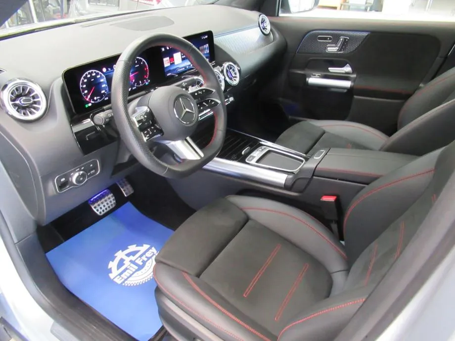 mercedes-benz gla 200 d amg line/night/panorama/keyless/memory - slika 17