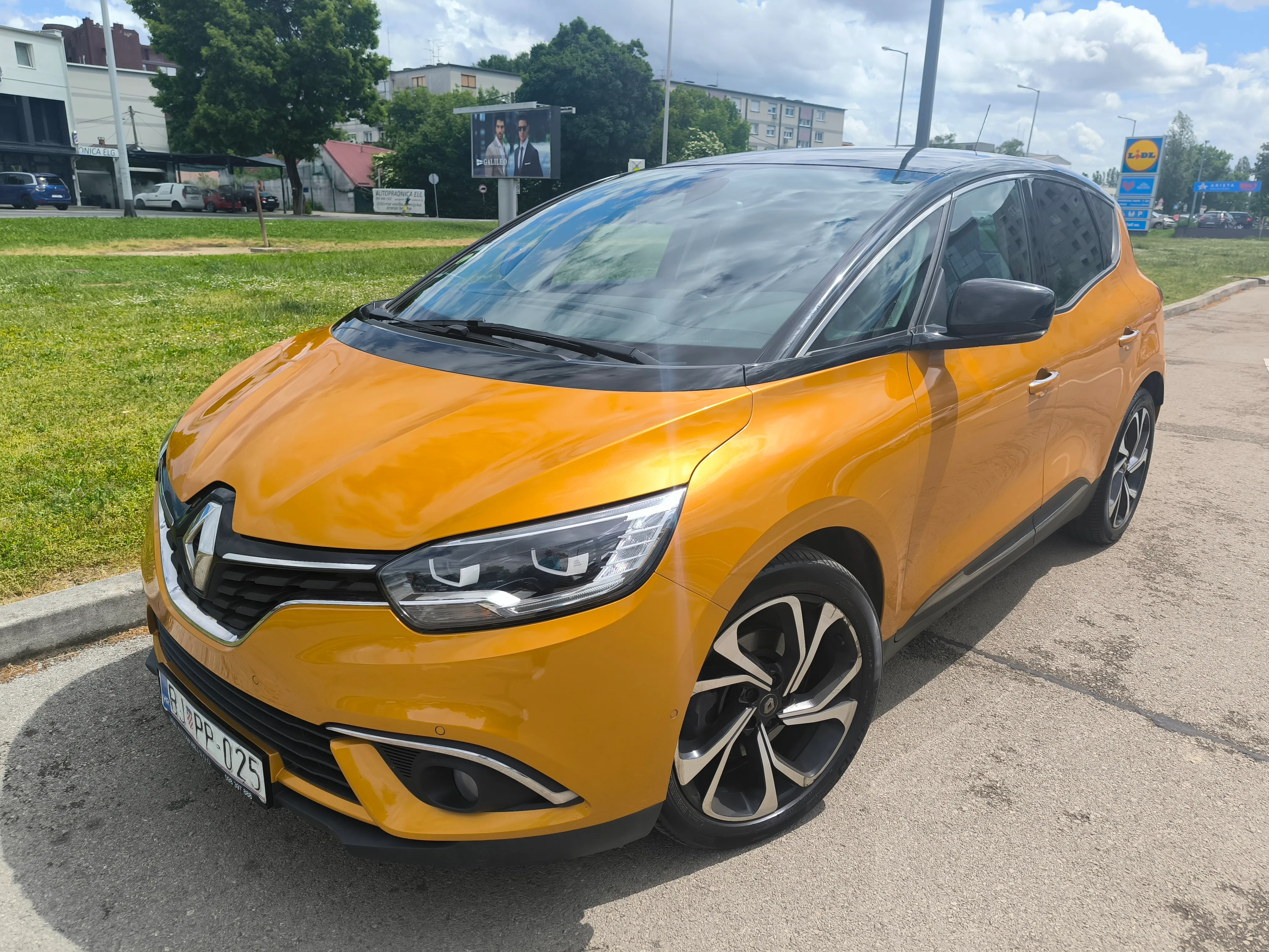 renault scenic dci 120 ,intens, full led, kamera, top stanje - slika 2