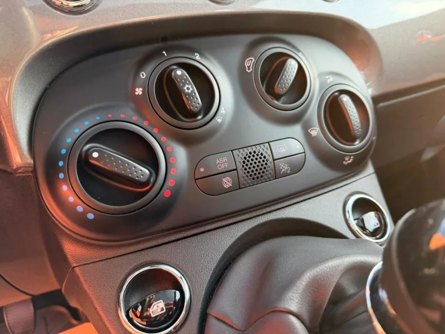 fiat 500 1.0 hybrid •2022.g.•dolcevita•panorama•leasingbezučešća• - slika 13