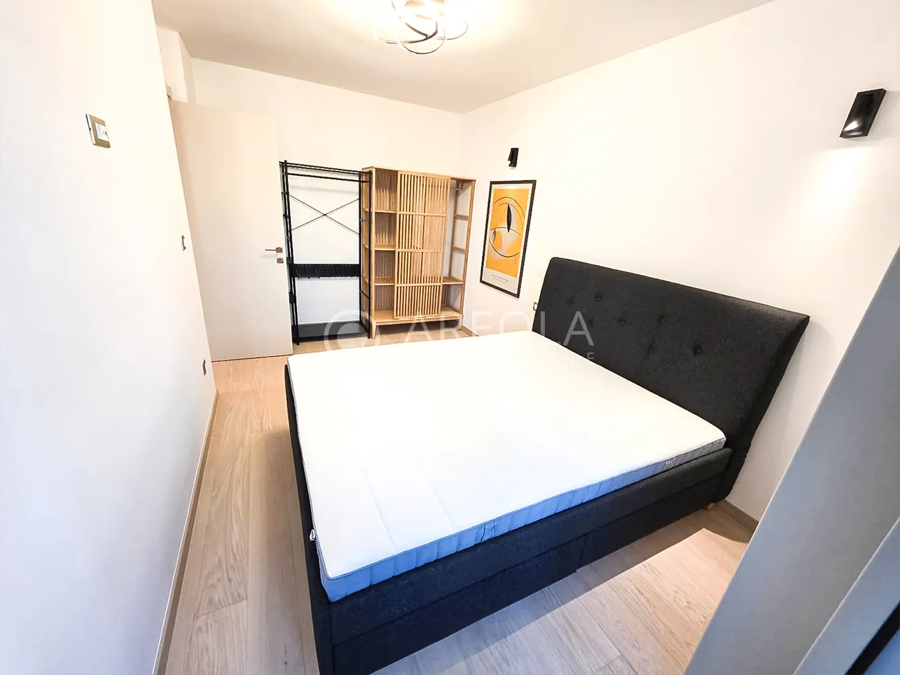 split, pujanke – trosoban stan s 3 lođe, renoviran i novo namješten! - slika 11