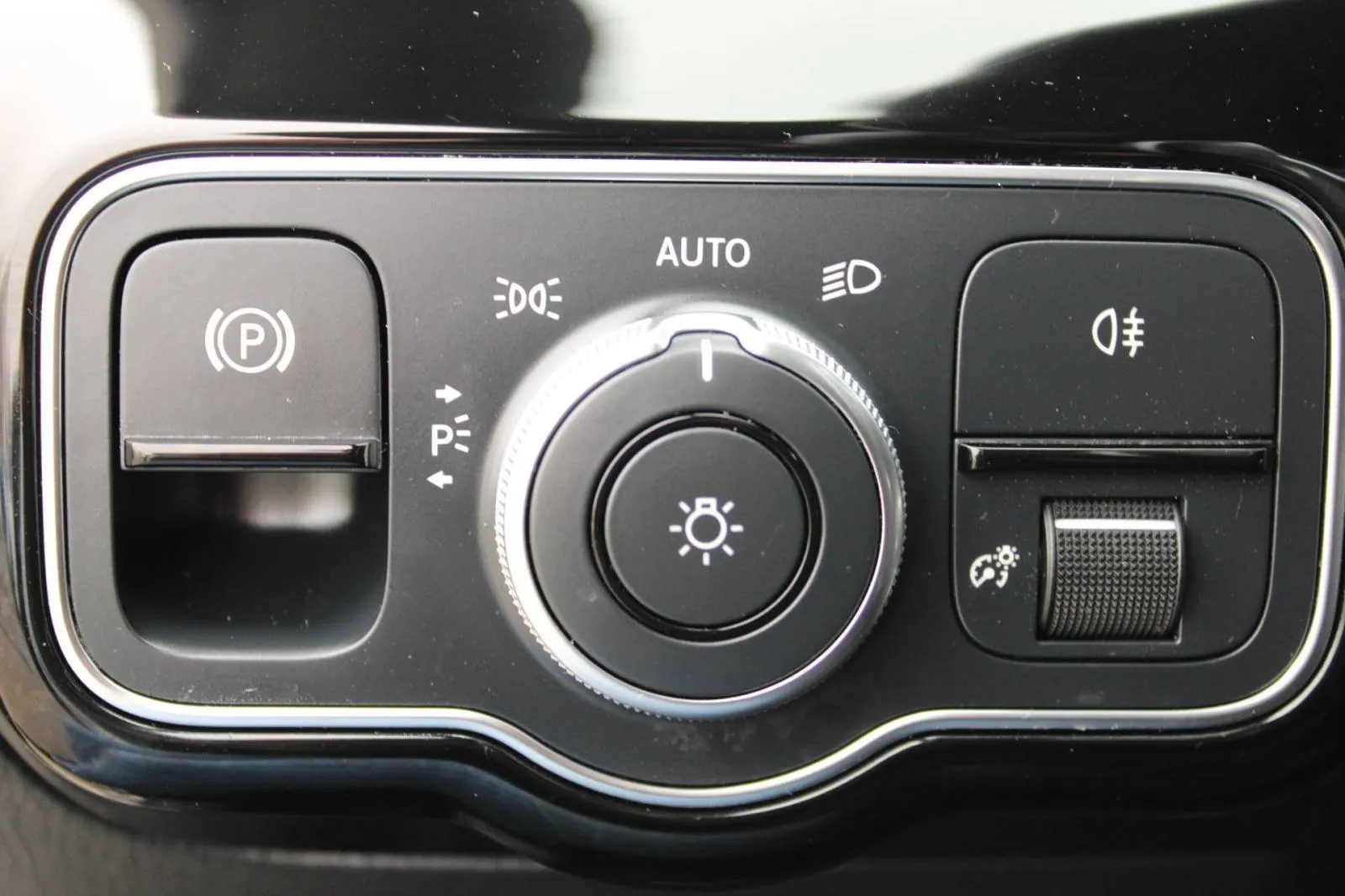 mercedes-benz klasa a 180d amg automatik *panorama,led,navigacija* - slika 16