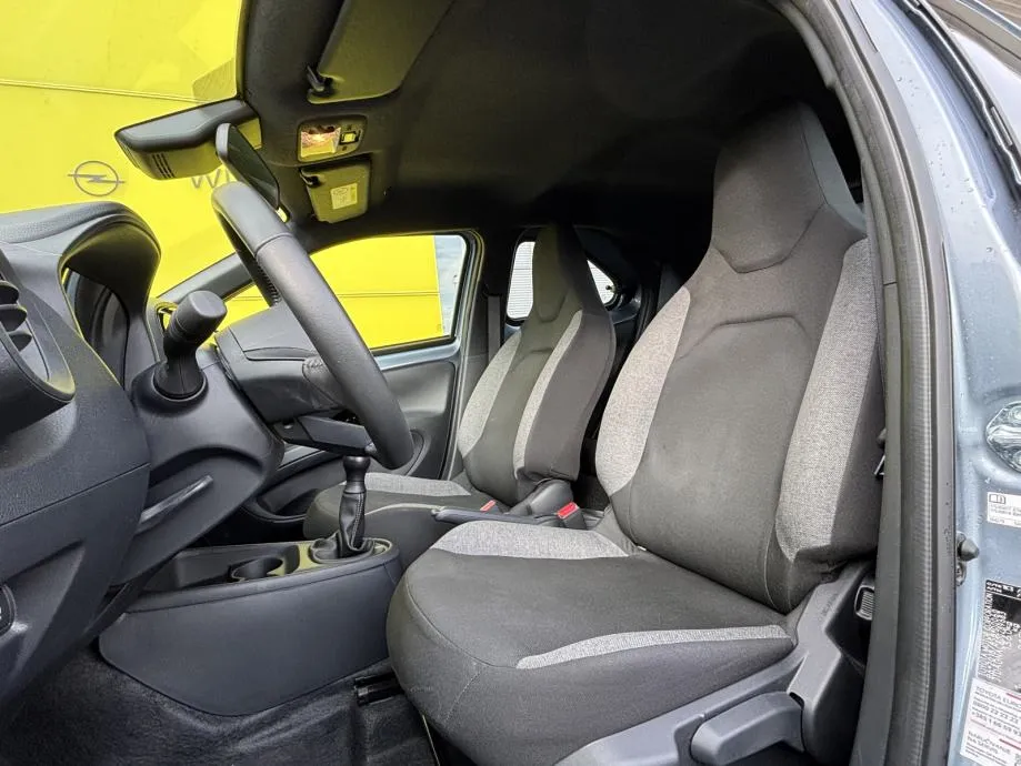 toyota aygo x 1,0 vvt - i x-play - slika 8