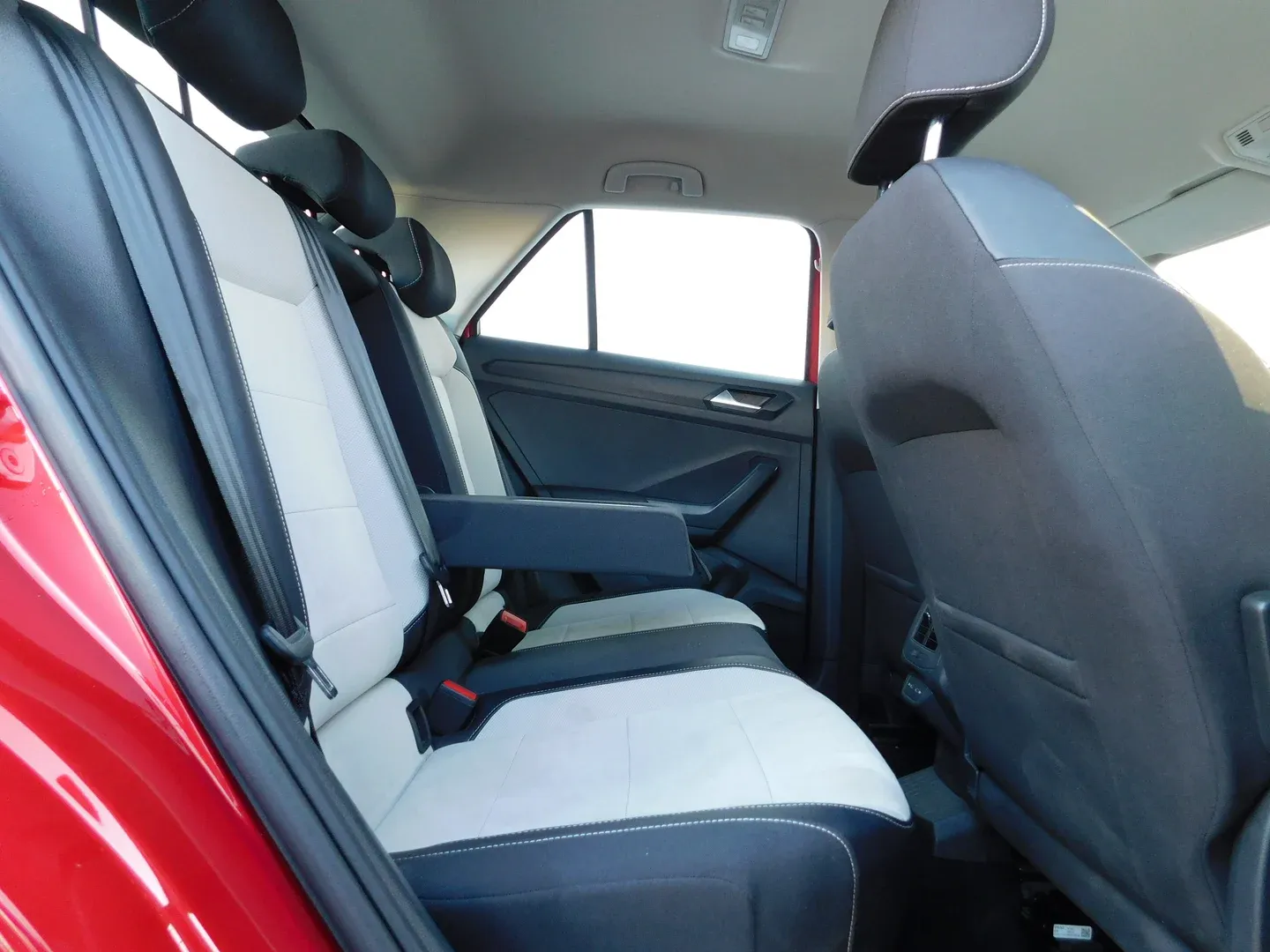 10582 volkswagen t-roc 1.0 tsi style - slika 13