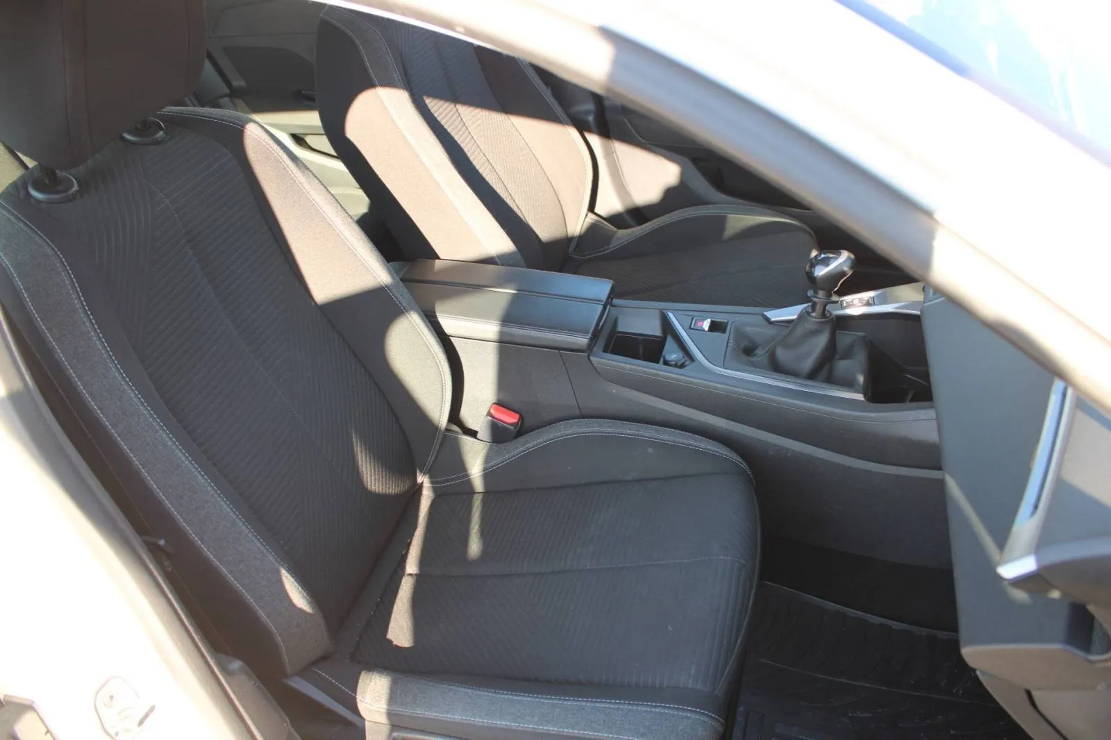 peugeot 308 sw 1.2 active business - slika 11