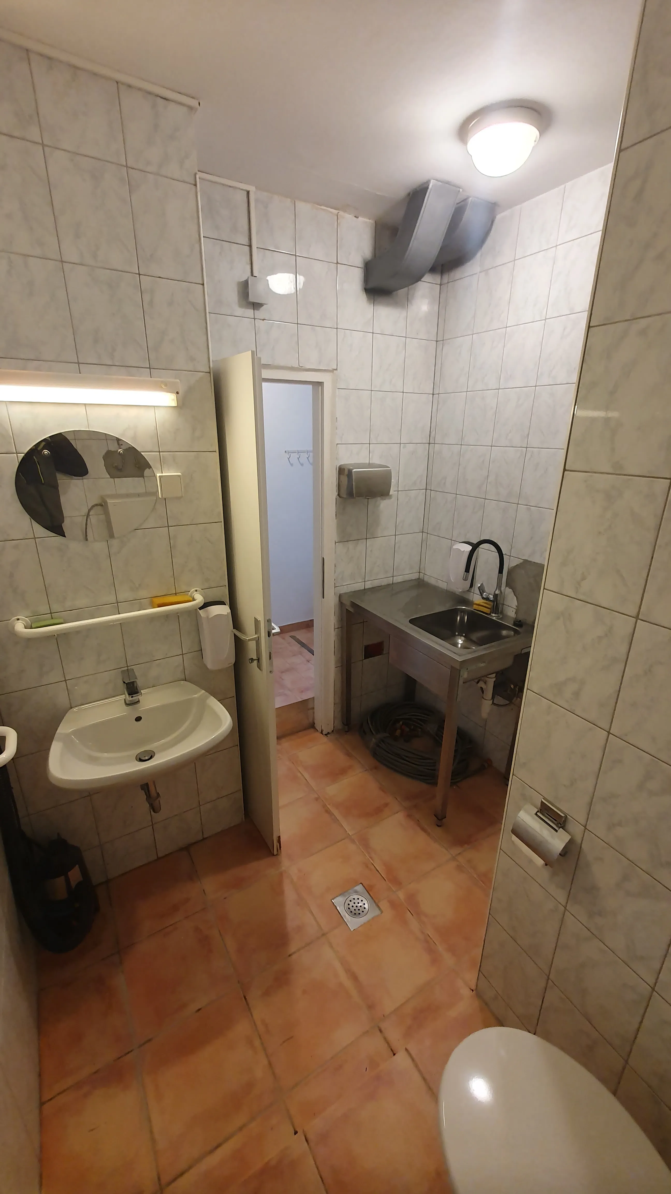 poslovni prostor 50m2 malešnica - slika 9