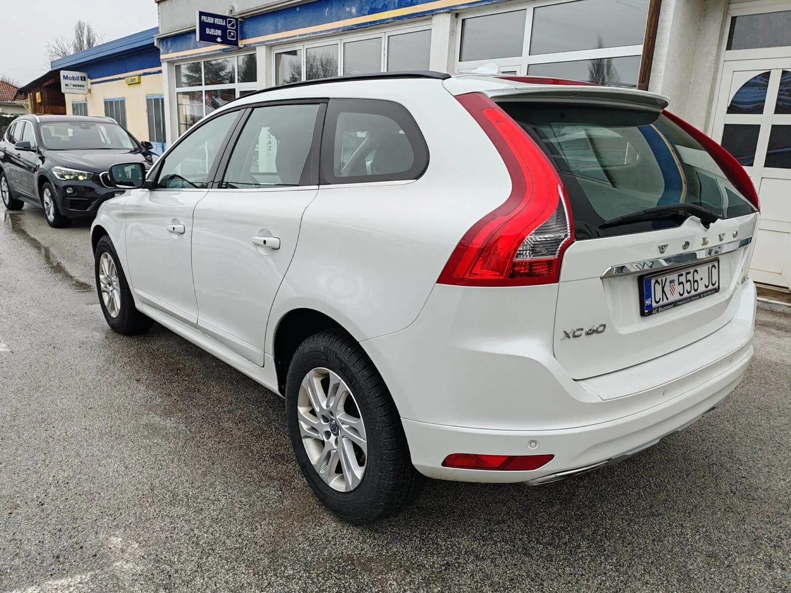 volvo xc60 fwd d4 - slika 12