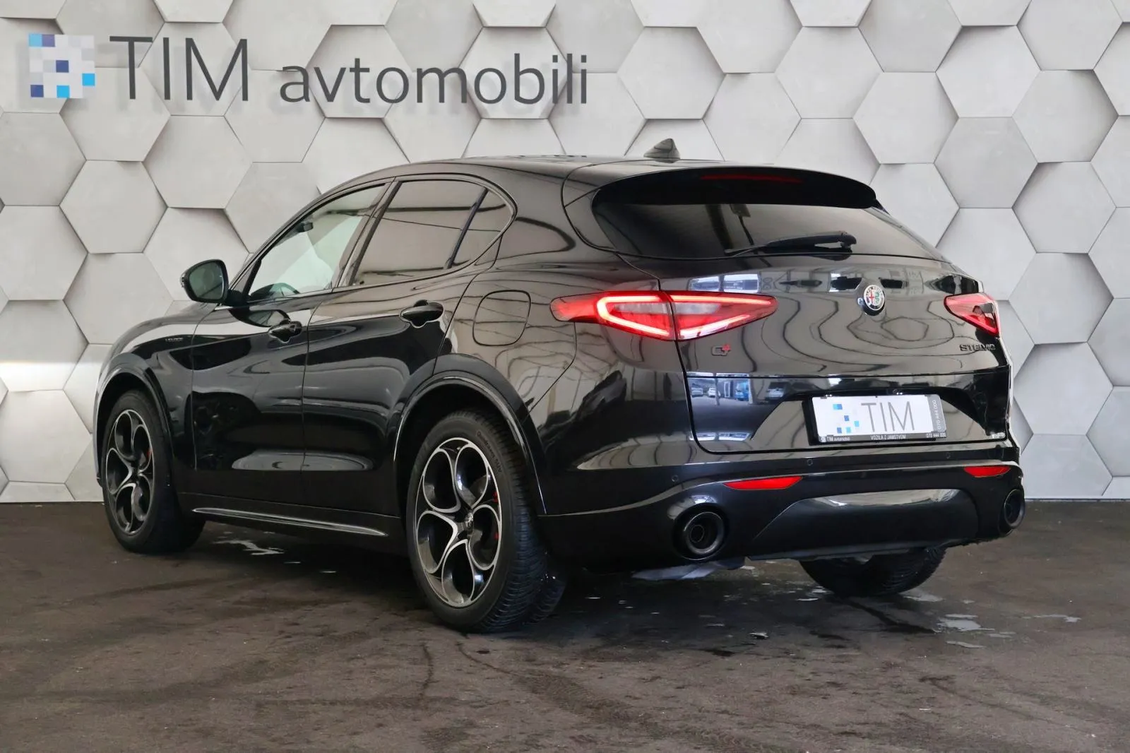 alfa romeo stelvio veloce 2.2multijet q4 at8 210km dab navi kamera - slika 4