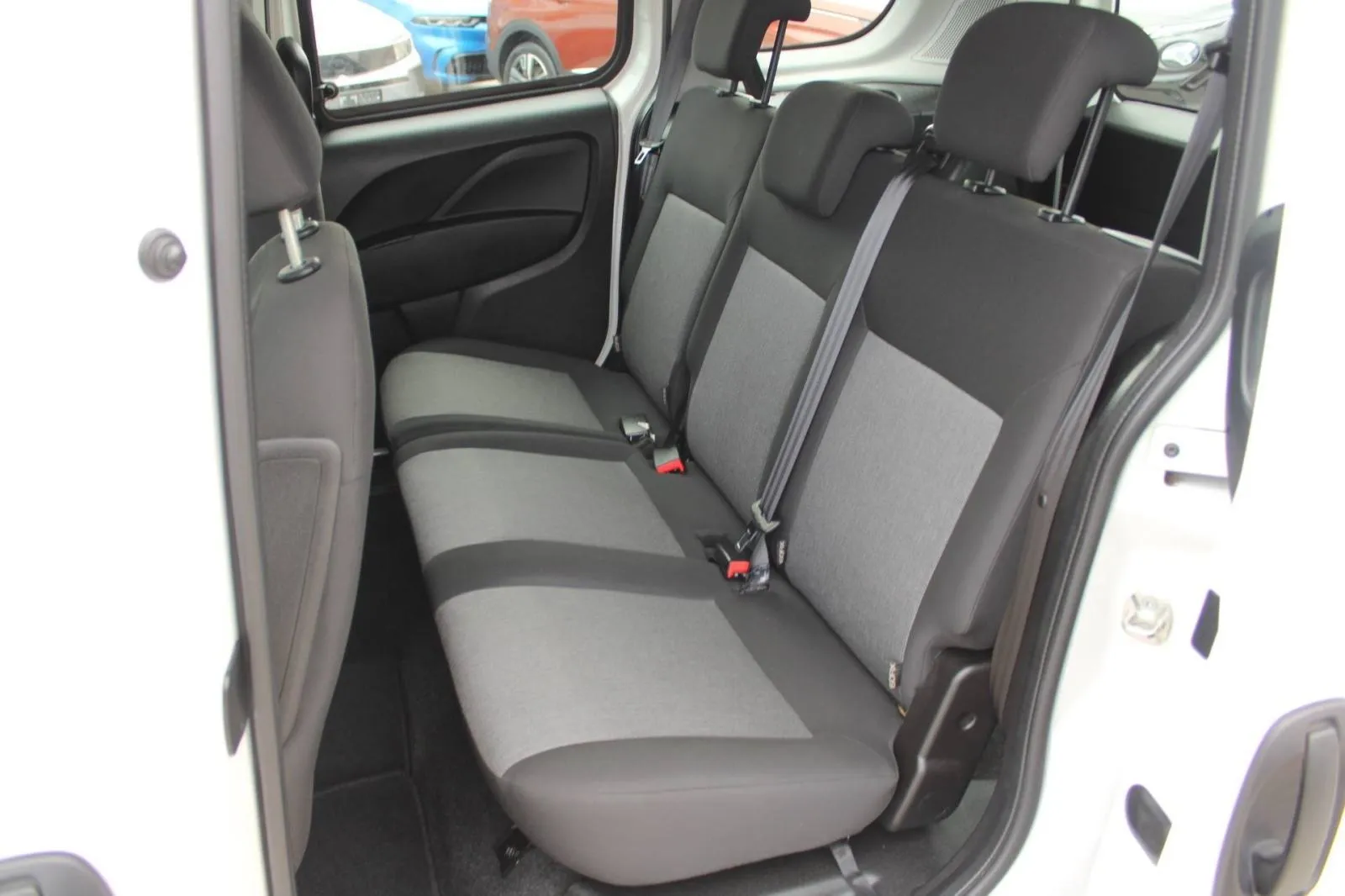 fiat doblo 1.6 mjt n1 - 5 sjedala, 2021 god. - slika 11