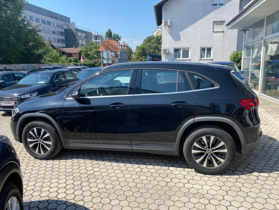 mercedes-benz gla 200d 4matic 4xgarancija - slika 2