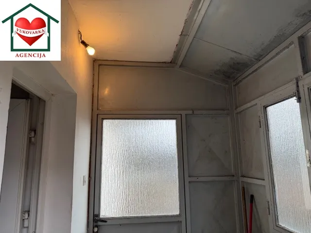 vukovar, sajmište 194 kuća 40m2 i 3 p.z. na ok. 1079 m2 - slika 6