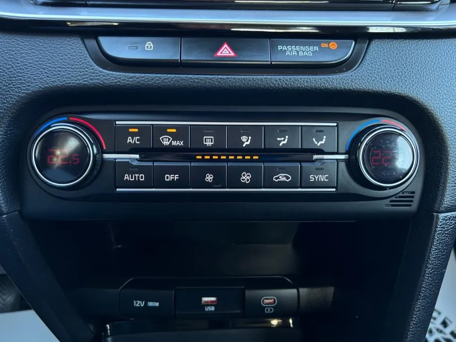 kia ceed 1.6 crdi - 2023 - servisna - navi - garancija - reg.1.god. !! - slika 15
