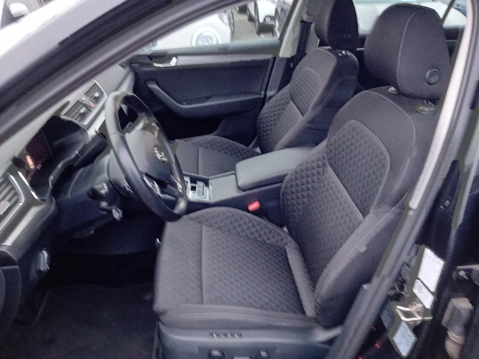 škoda superb combi 2,0 tdi ,do 2 godine jamstva,u sustavu pdv-a. - slika 6