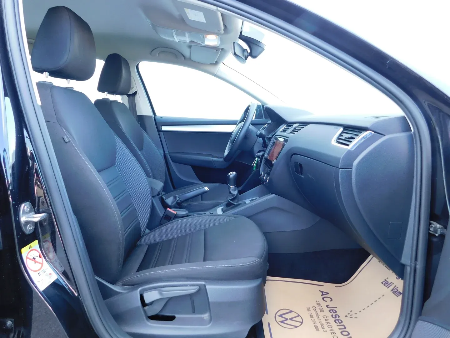 09355 škoda octavia combi ambition 1.6 tdi - slika 11