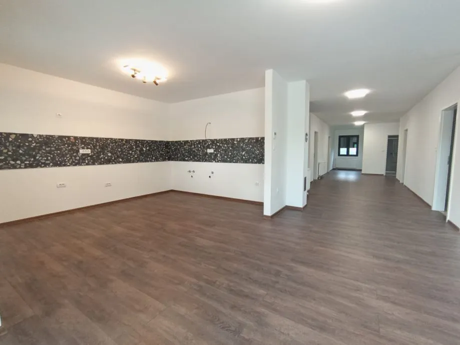 kuća: sveta nedelja, 220.00 m2 (prodaja) - slika 2