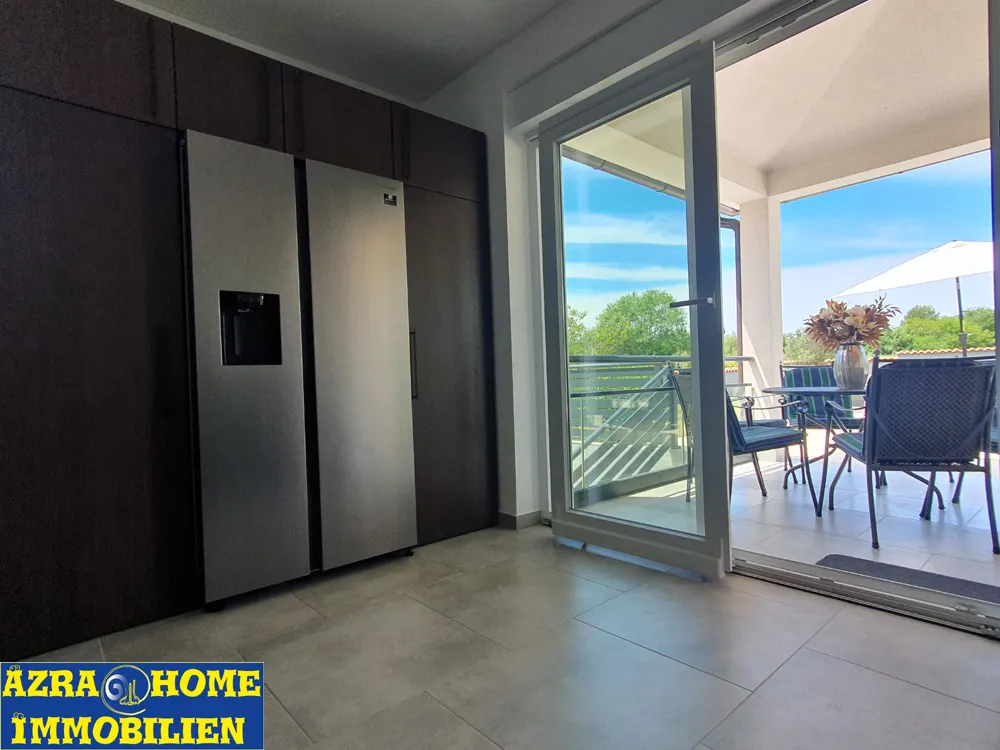 prodaja kuće sa bazenom, vodnjan, 180 m2 s terasama, bazen 30m2 - slika 13
