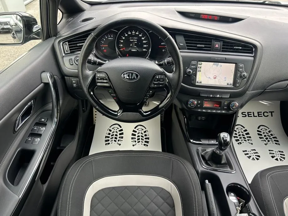 kia ceed sw 1,6 crdi gt line - navi - servis - garancija - reg 1 god!! - slika 10
