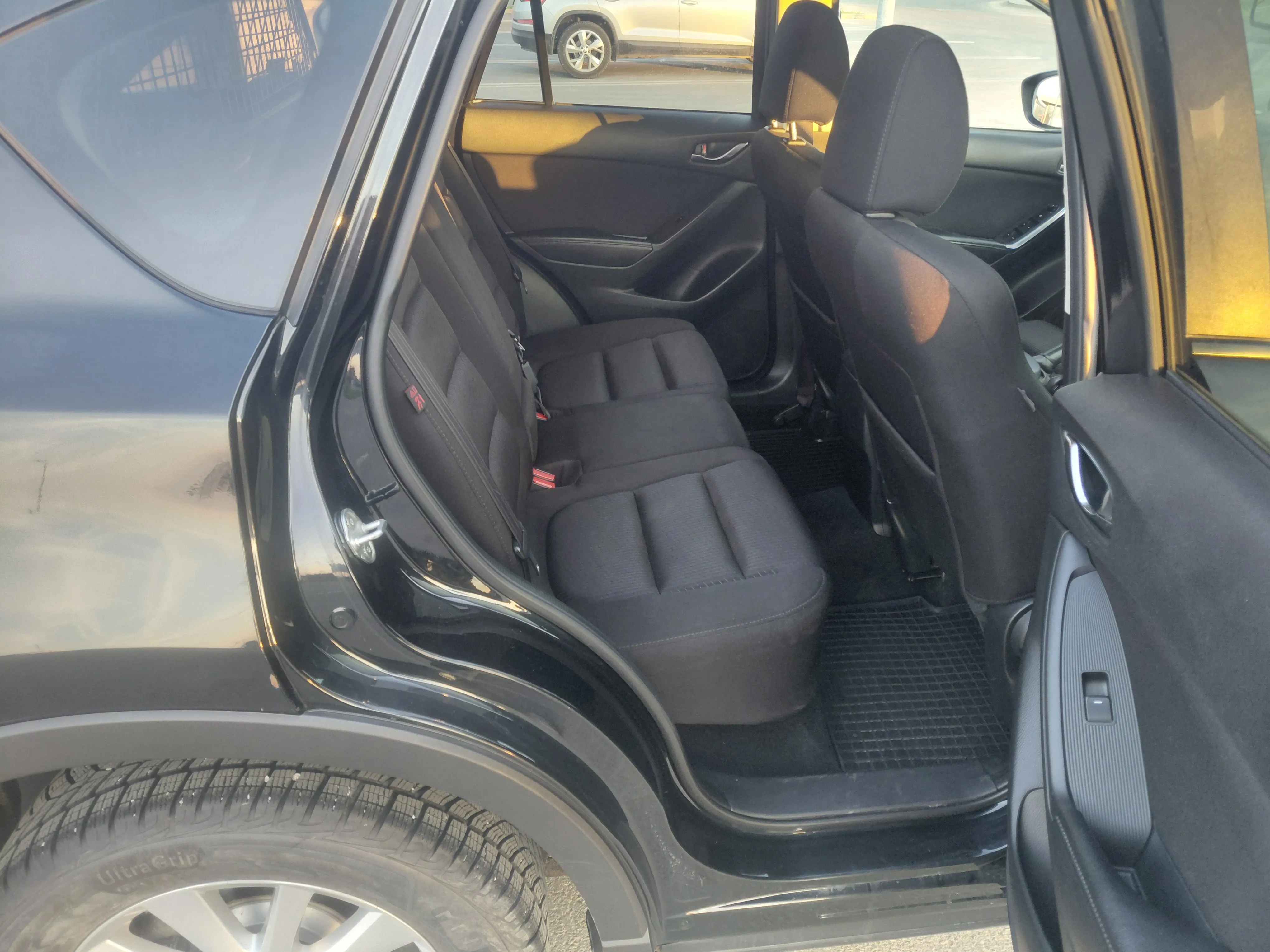 mazda cx5 2.2 /140 000km / registriran 04.05.2027. kuka, servis - slika 4