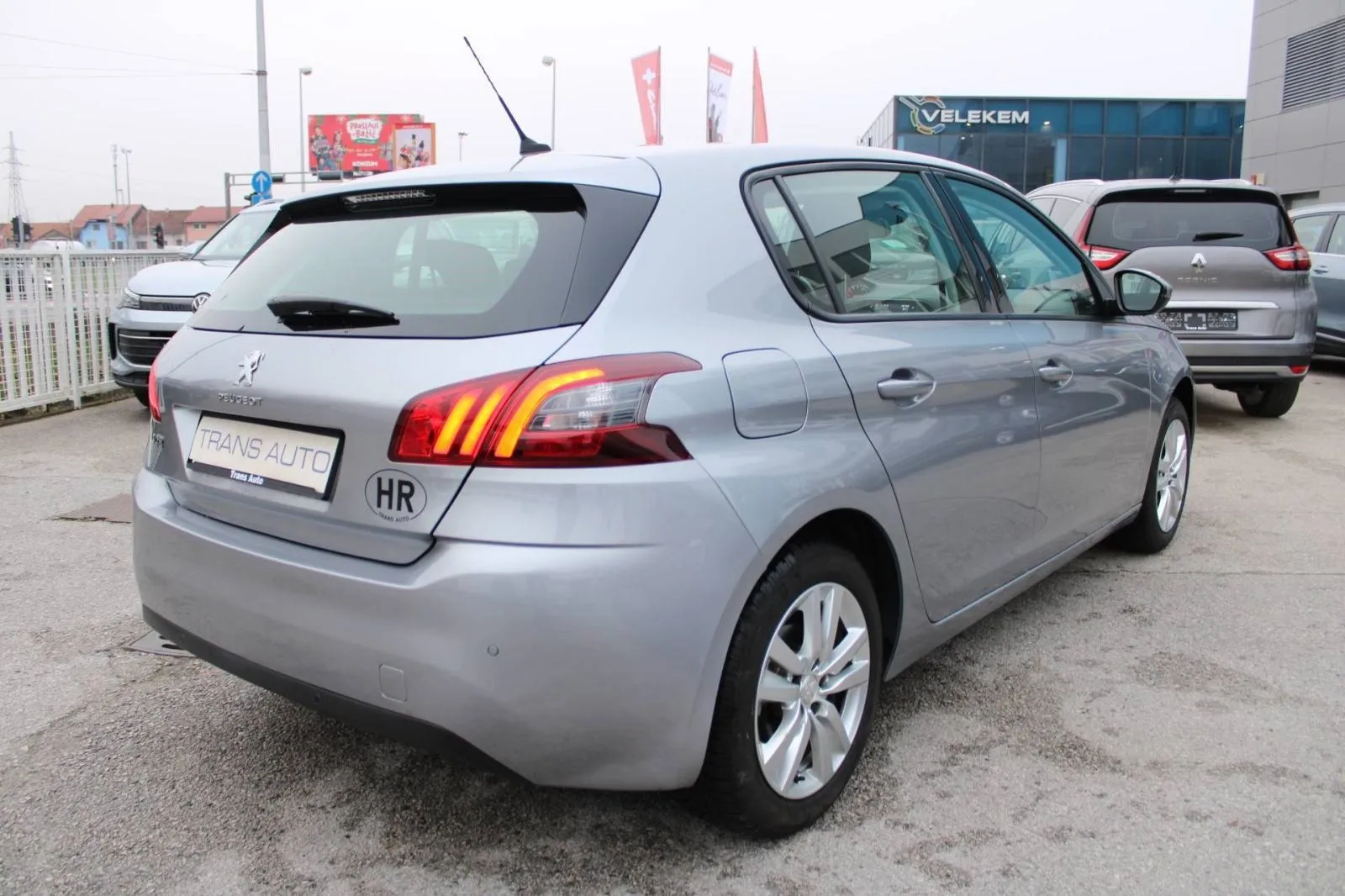 peugeot 308 1.5 hdi business - slika 5