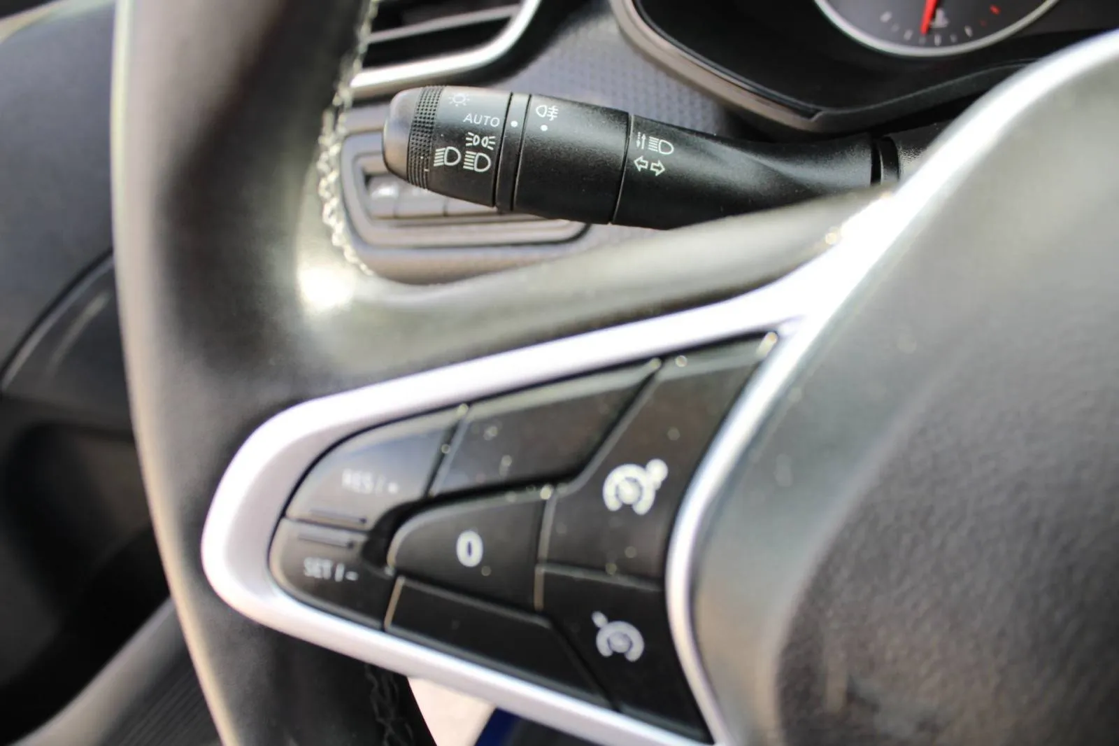 renault clio 1.0 tce equilibre - slika 17