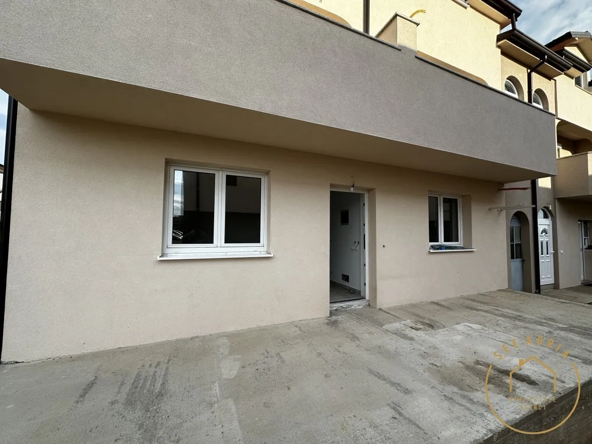 Jednosoban stan u prizemlju, dobra lokacija - Novigrad