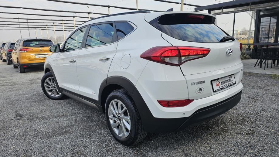 hyundai tucson 1.7 crdi,xenon,panorama,navigacija,kamera,gr.sj,alu 17, - slika 2