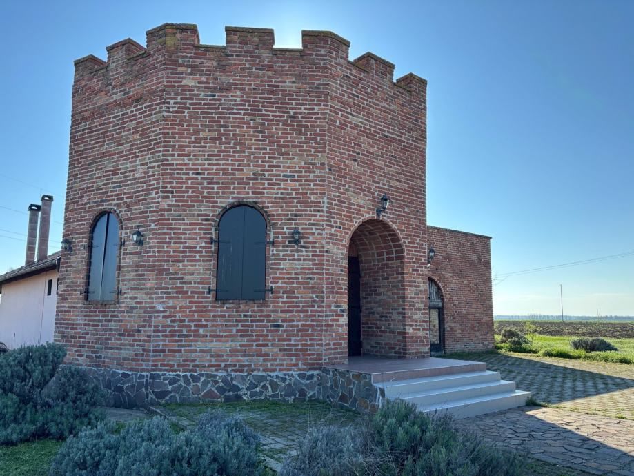 poslovna zgrada: kneževi vinogradi, destilerija i kušaona, 2500 m2 - slika 3