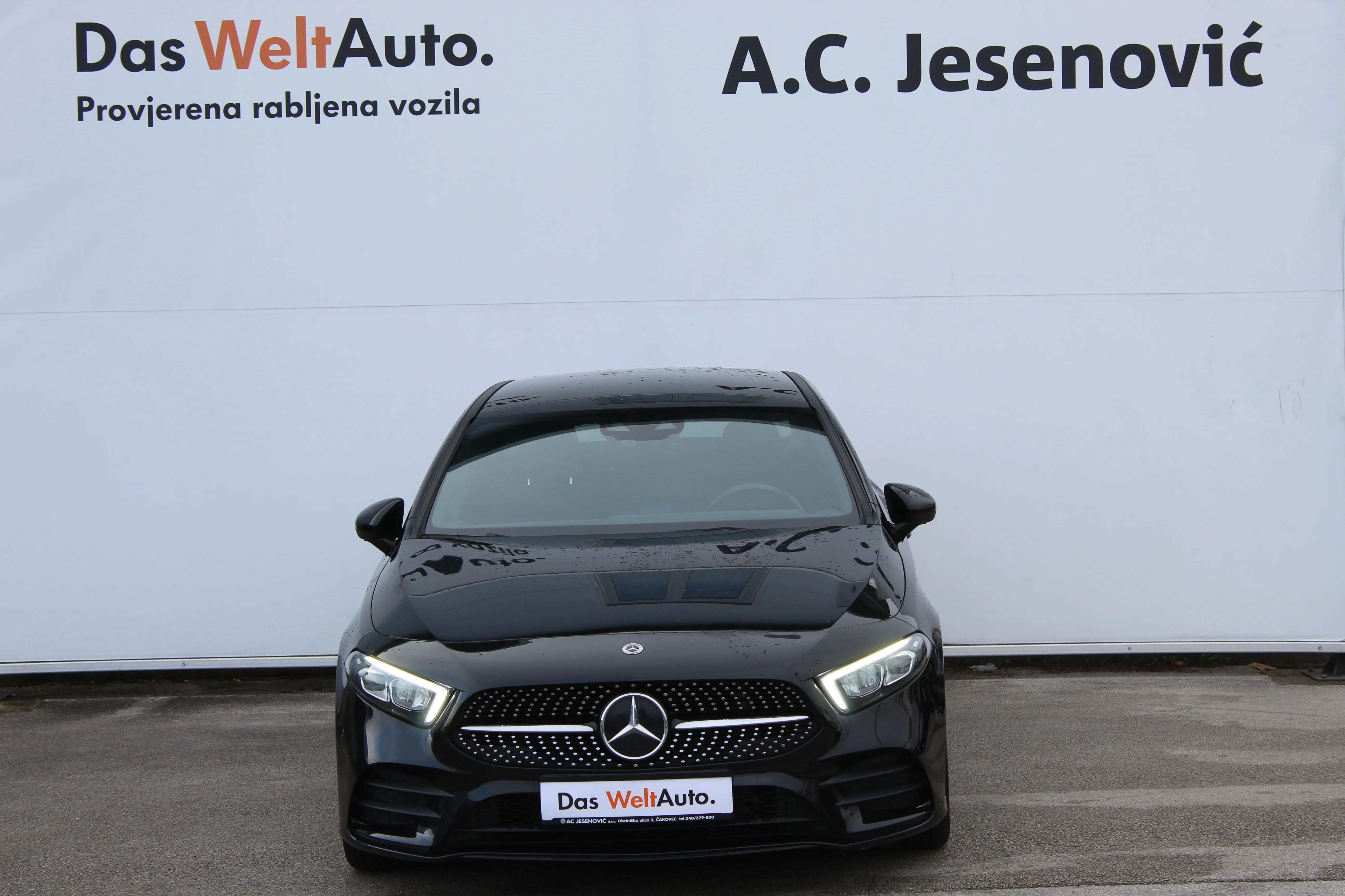 13073 mercedes-benz a limuzina 180 amg line - slika 2