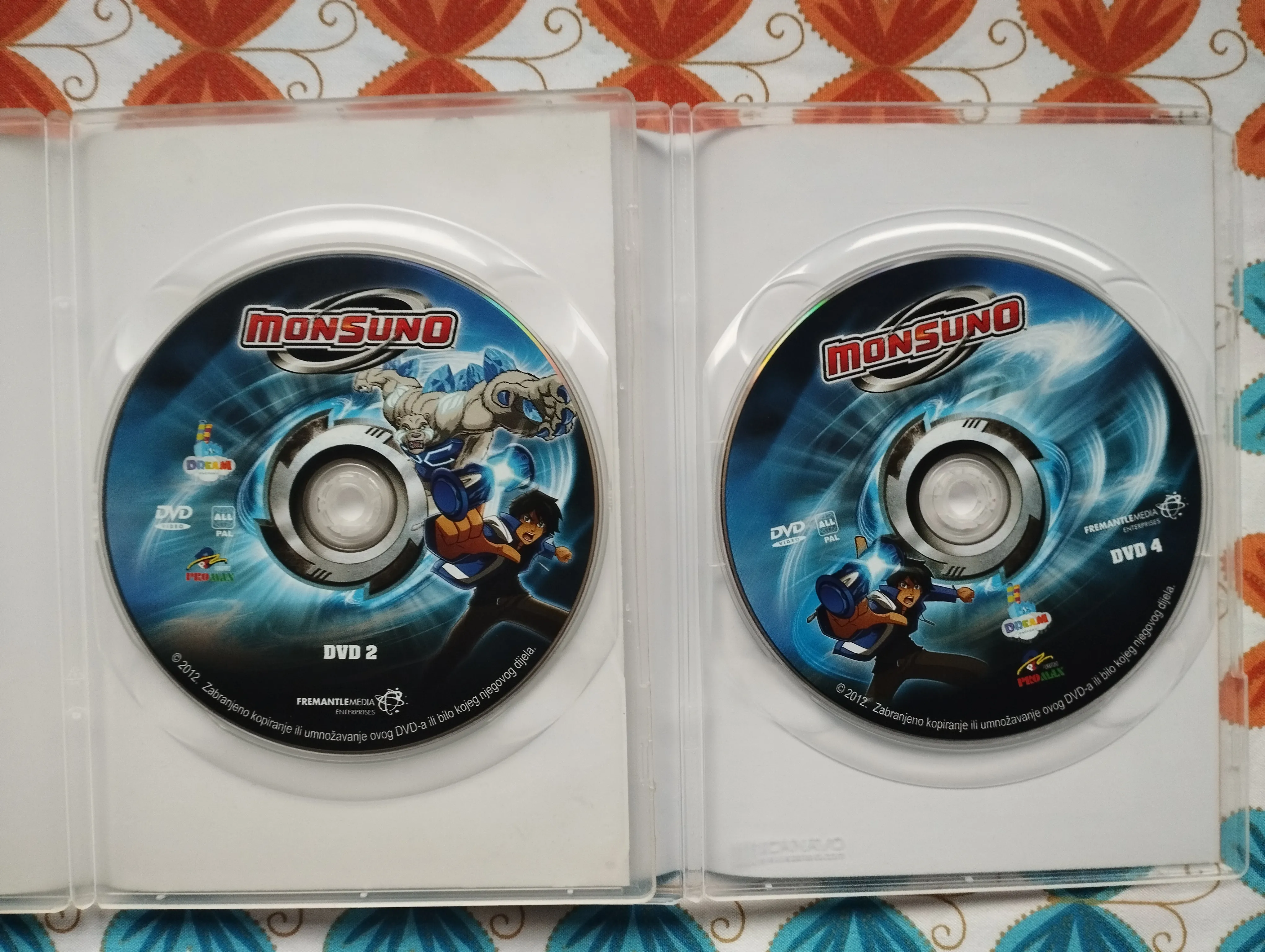 monsuno - dvd 2 i dvd 4 - slika 3