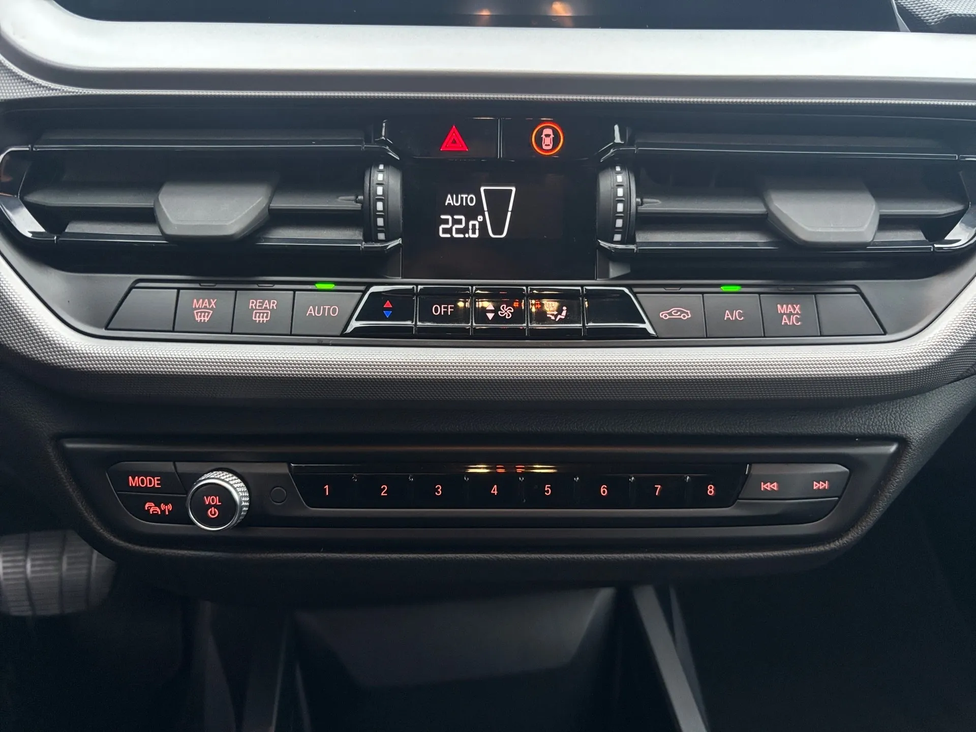 bmw serija 1 118d automatik - slika 9