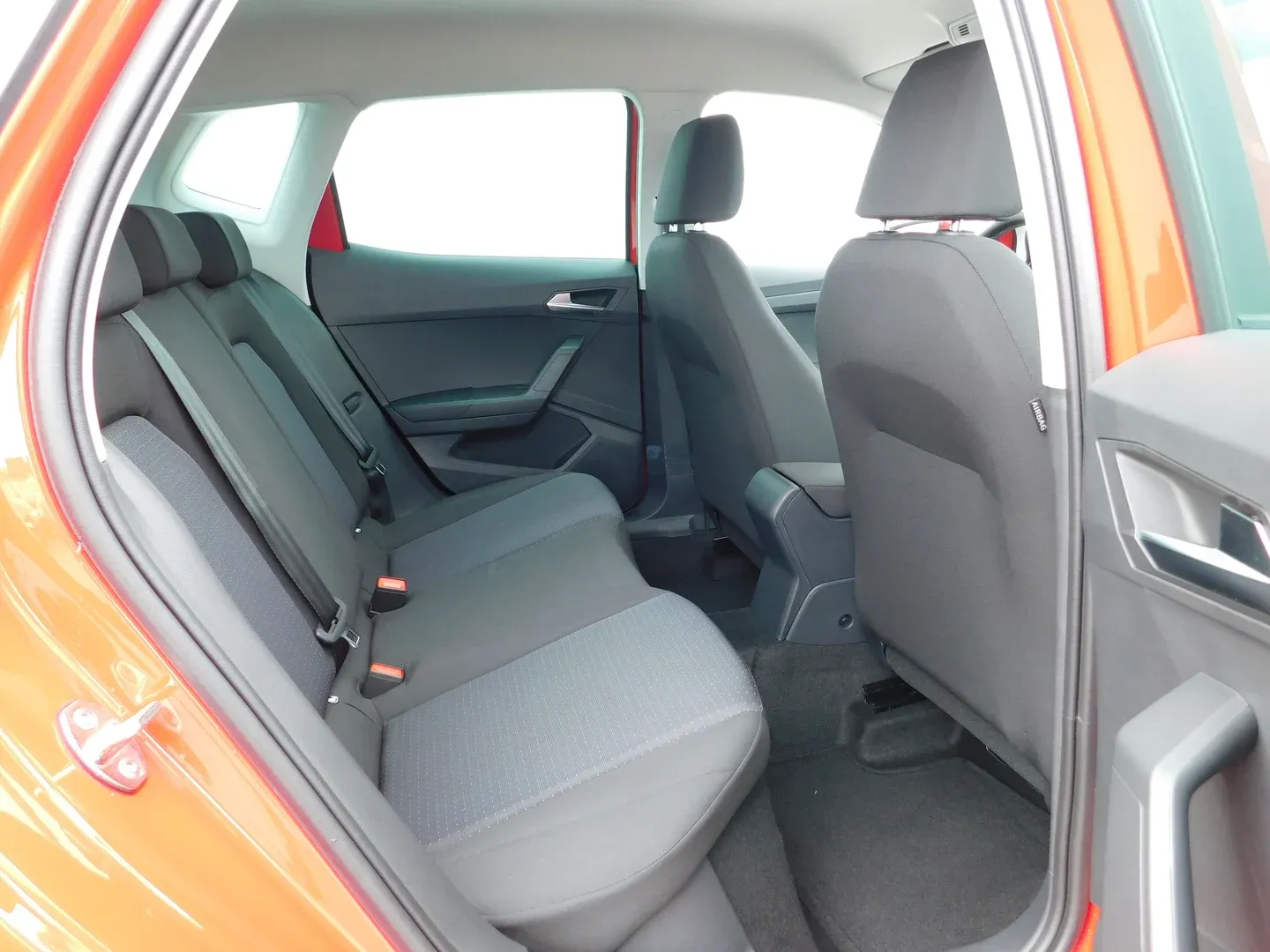 09462 seat arona 1.0 tsi style - slika 13
