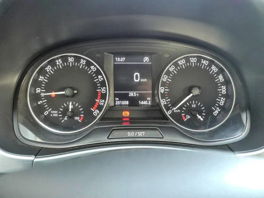škoda fabia 1.4 tdi | registriran do 08/2026 - slika 15