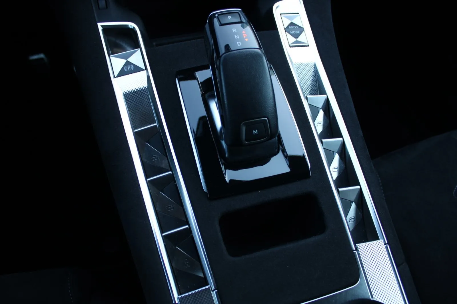 ds 7 bluehdi automatik performance line - slika 14