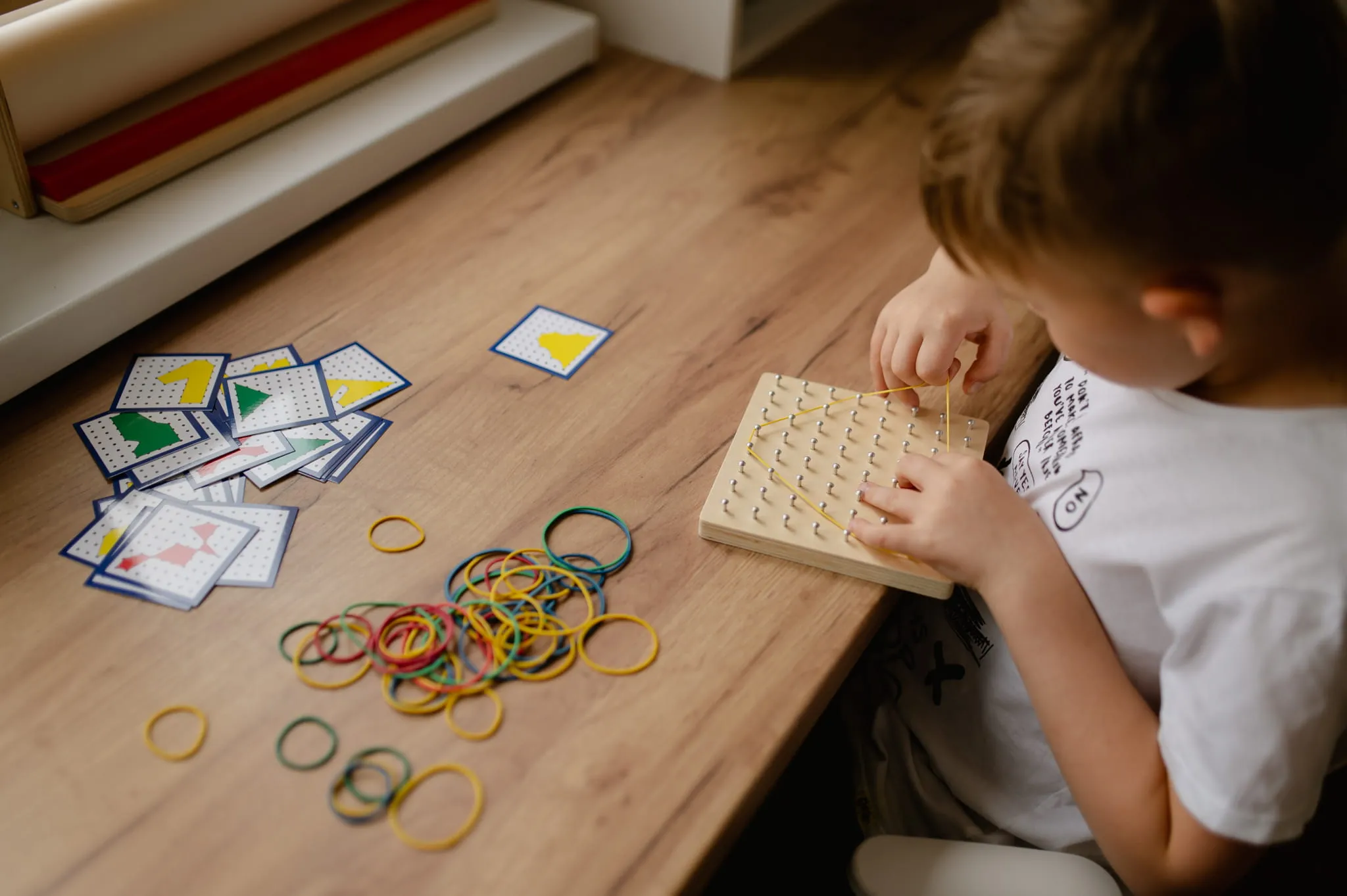 montessori edukativna slagalica geoboard za djecu i odrasle - slika 4