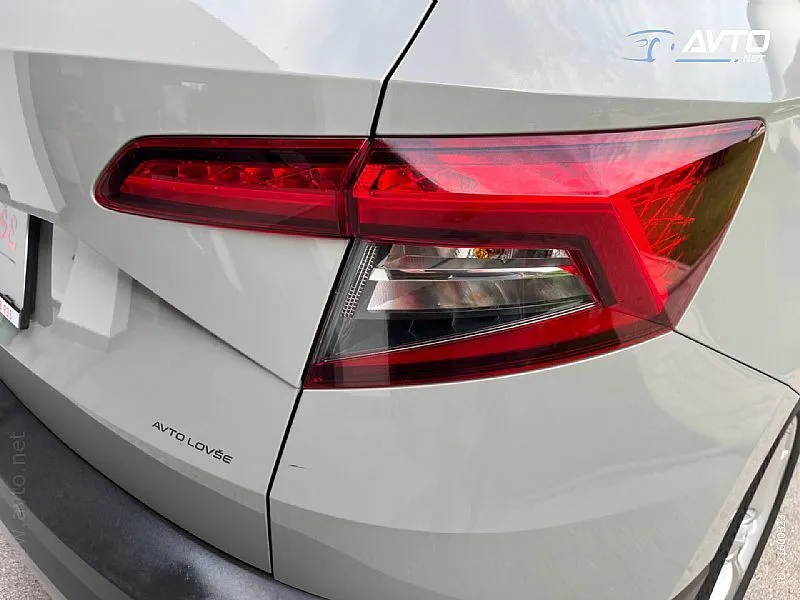 škoda karoq selection 1.5 tsi -1 vlasnik-alu-navi-led-cam - slika 16