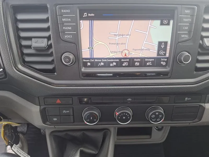 volkswagen crafter 2.0 tdi*177ks*b kategorija*klima*navigacija* - slika 16