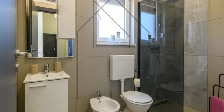 labin, istra, moderna kuća s bazenom - slika 12