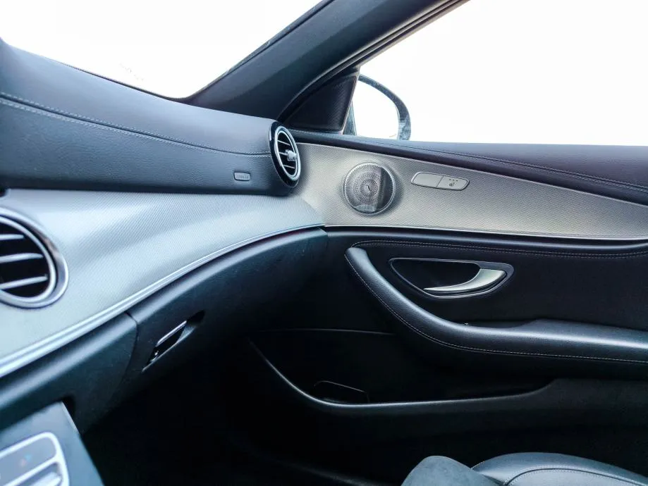 mercedes-benz e 300 de amg | 225 kw | widescreen | pdv+ jamstvo 12 mj. - slika 25