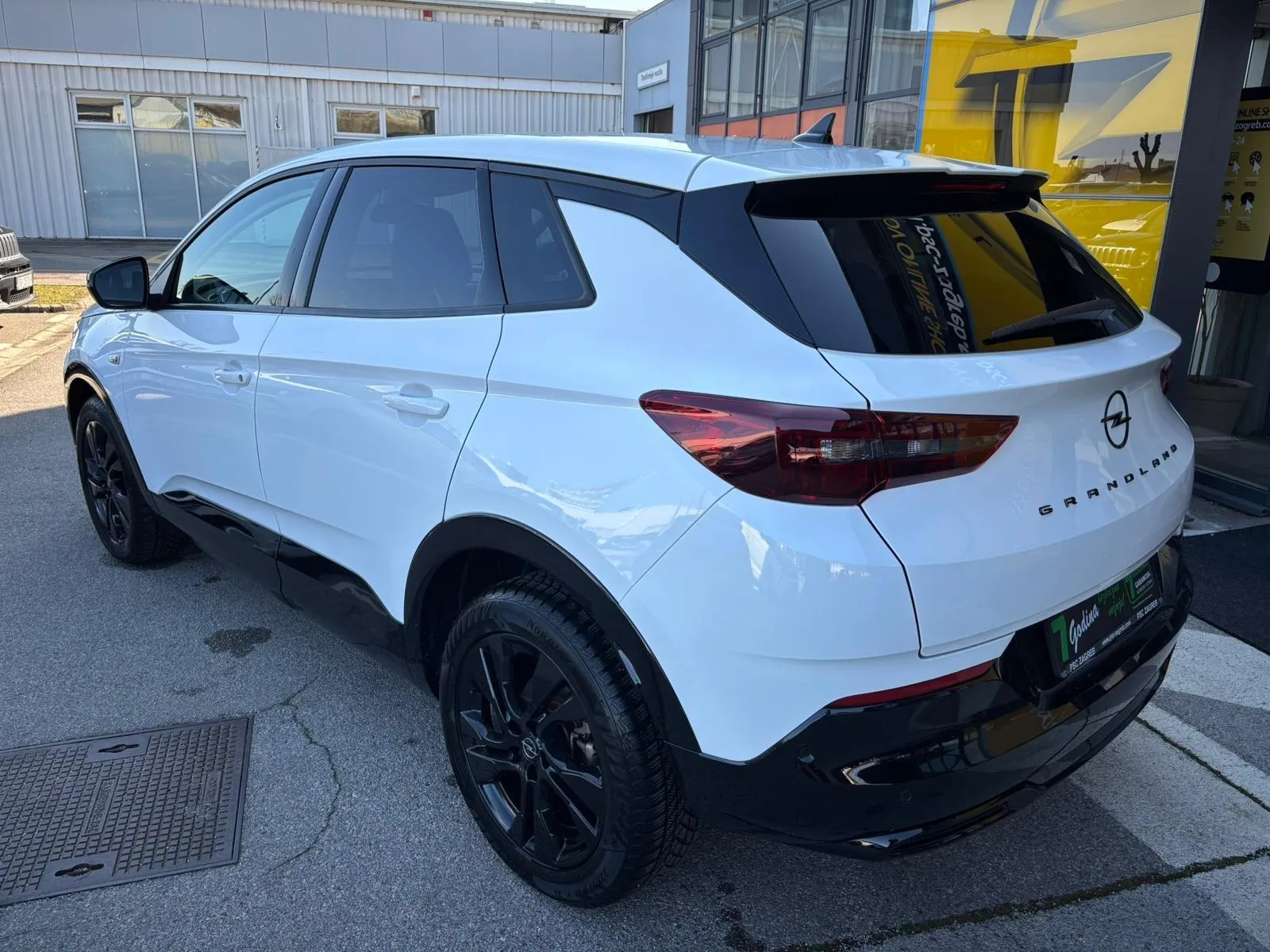 opel grandland gs line 1,2 turbo aut. 96kw - 7 godina garancije! - slika 3